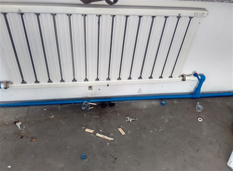 透地?zé)?，電工，暖氣維修鉆眼木瓦工大白工砸墻