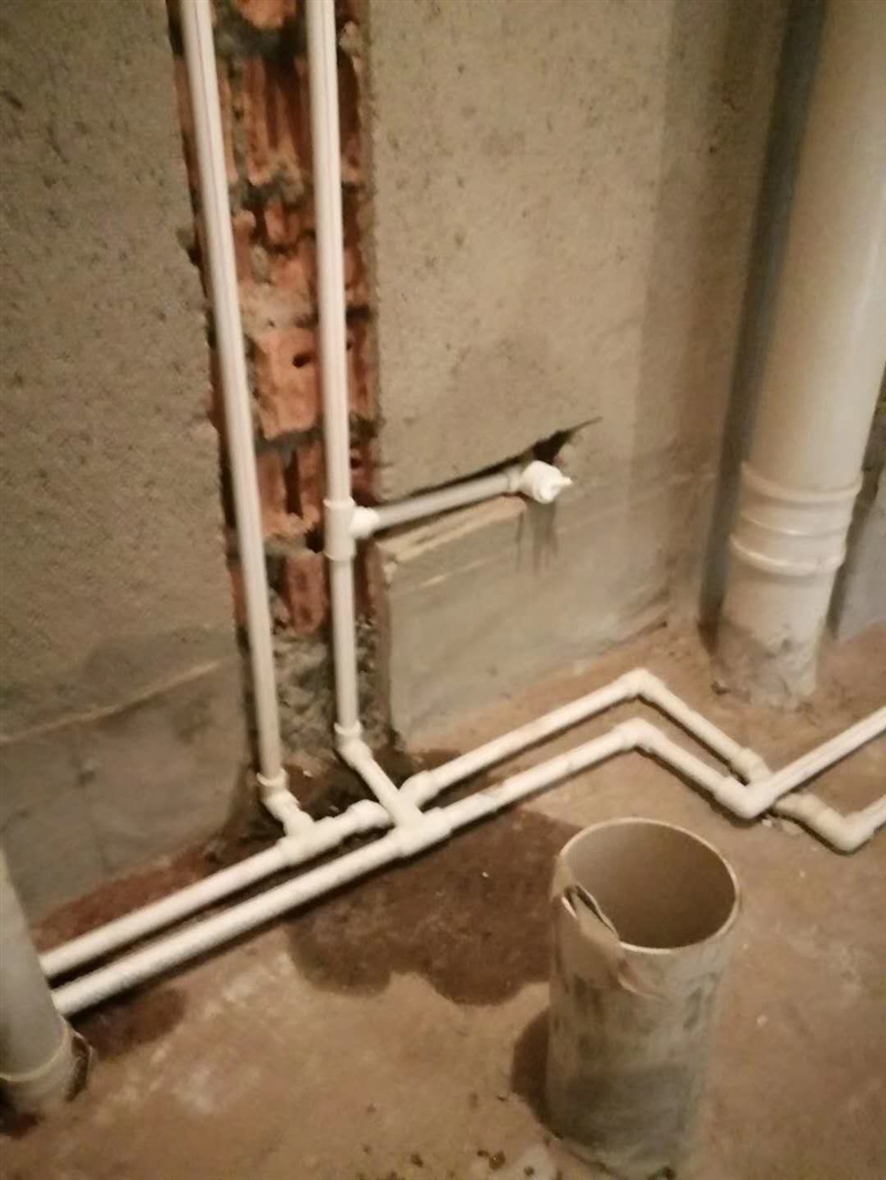 透地?zé)?，電工，暖氣維修鉆眼木瓦工大白工砸墻