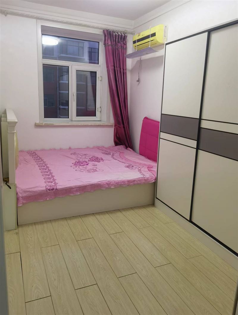 出租時代麗都三樓 70 平二室一廳拎包入住設(shè)施齊全