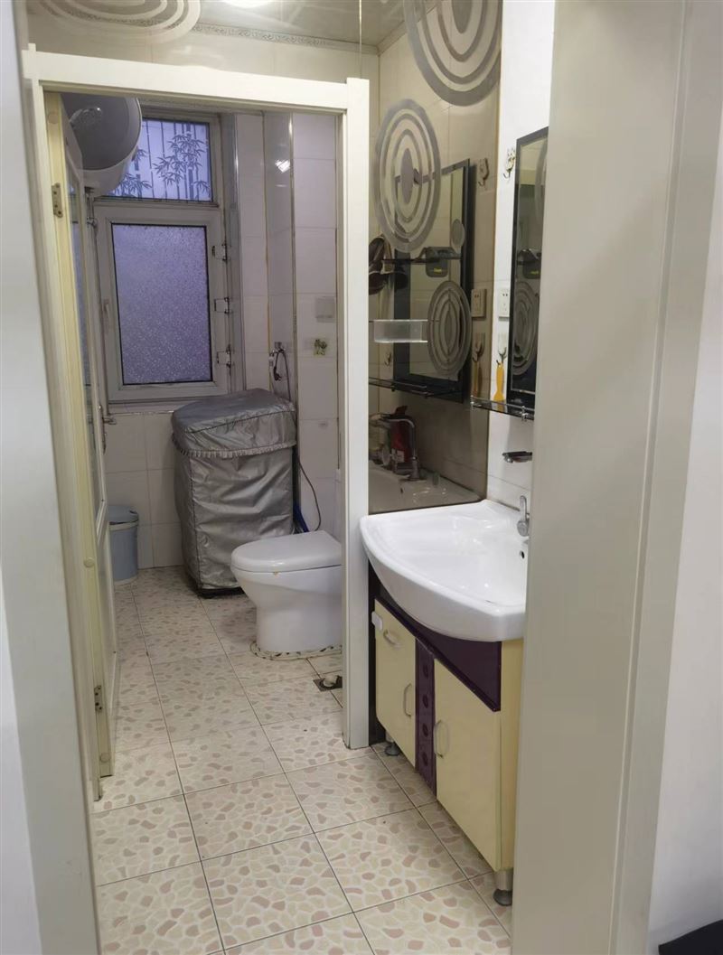 出租時代麗都三樓 70 平二室一廳拎包入住設(shè)施齊全