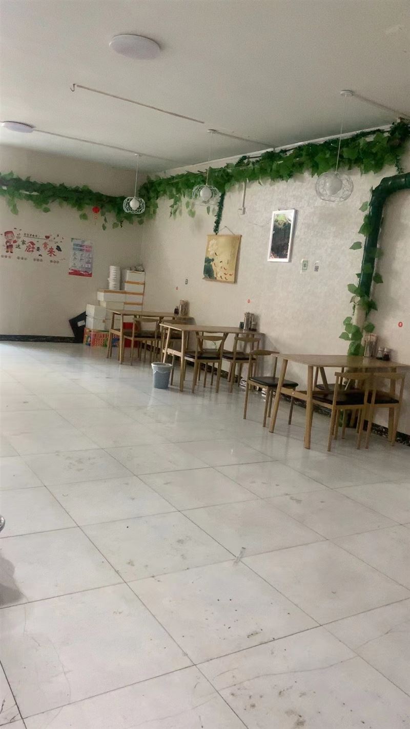 逸夫中學(xué)附近快餐店出兌