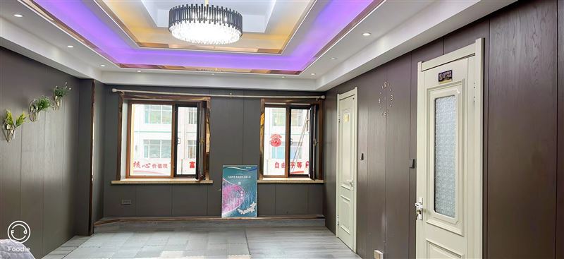 七臺(tái)河霞光街。