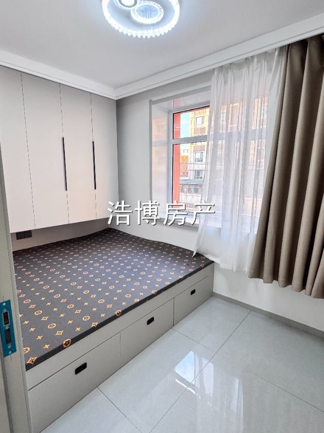 湖濱小區(qū)出售