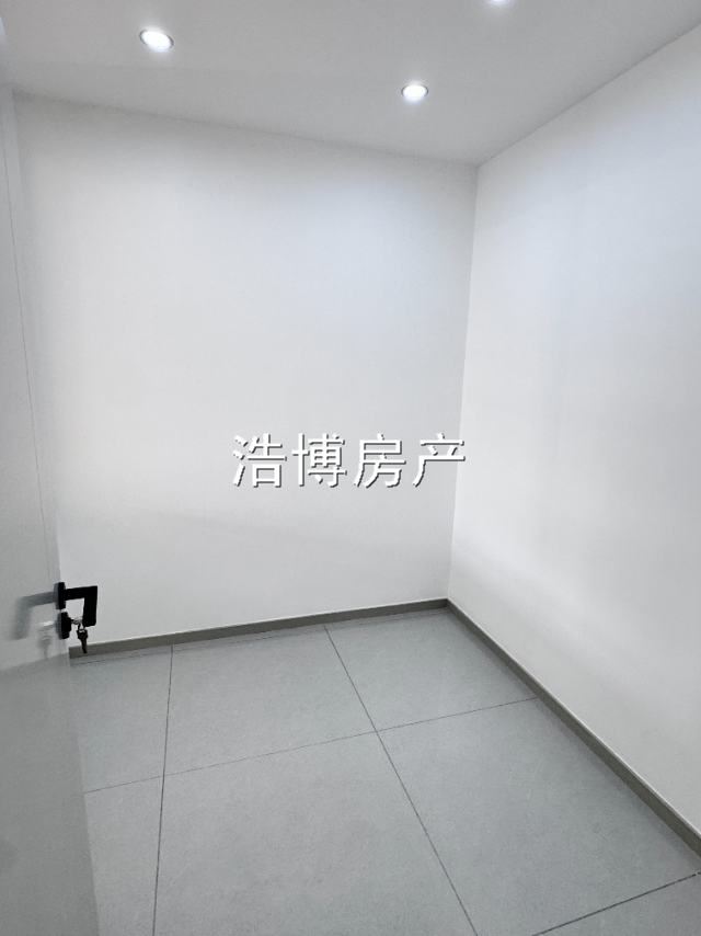 湖濱小區(qū)出售