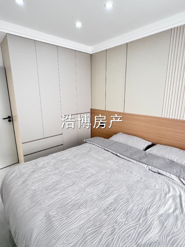 湖濱小區(qū)出售