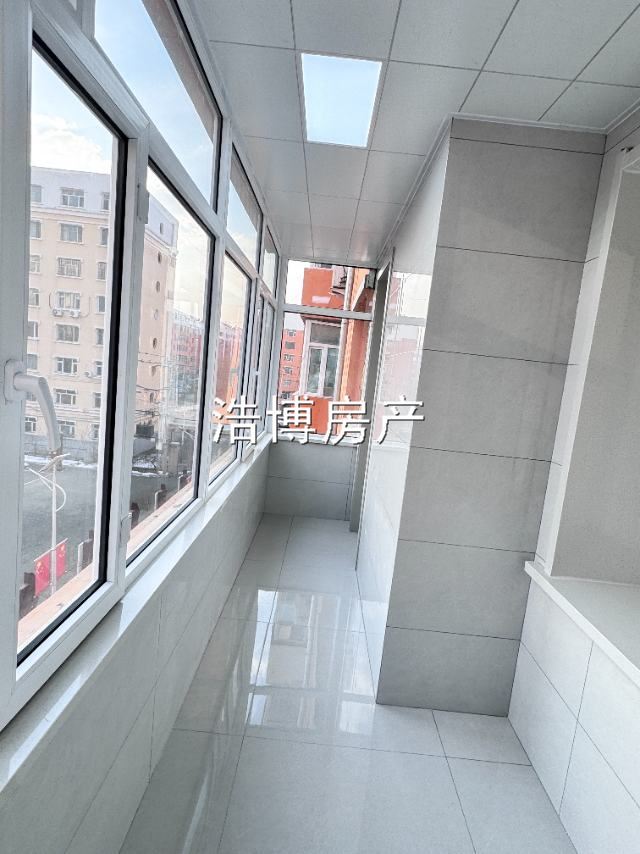 湖濱小區(qū)出售