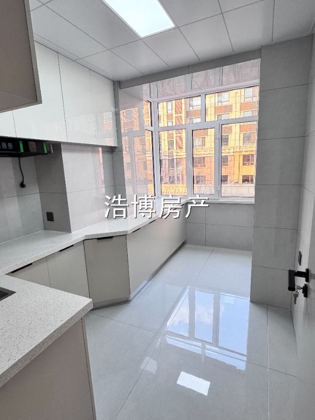 湖濱小區(qū)出售