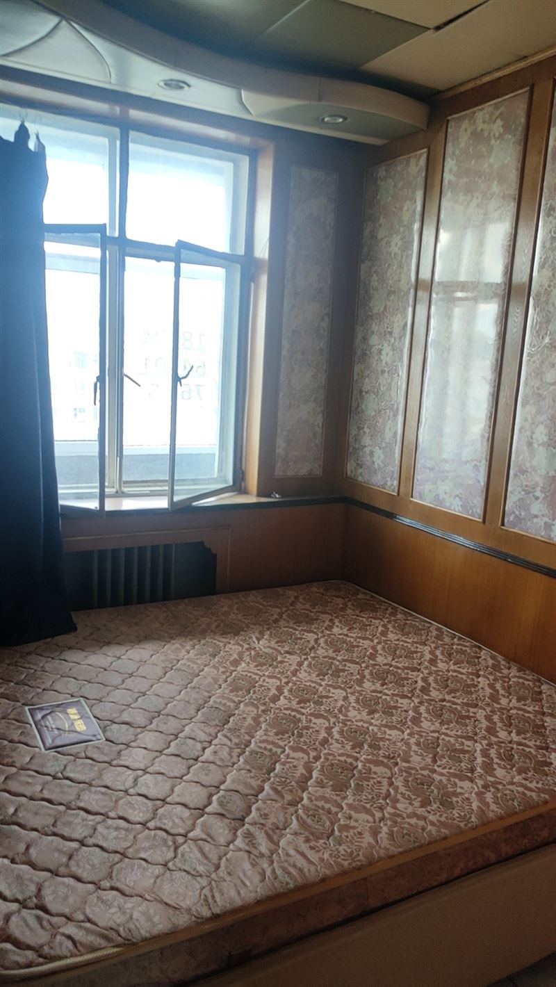 十中十小學(xué)區(qū)公交站點(diǎn)樓房出租