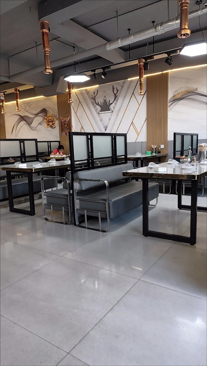 銀達(dá)燒烤店外兌