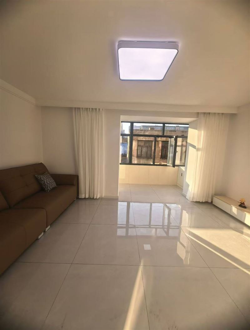 朝陽(yáng)六組團(tuán)二樓