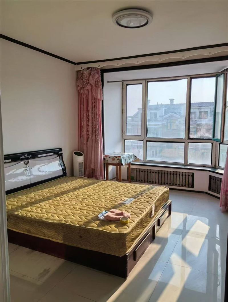 新東方6樓80平13.5萬(wàn)