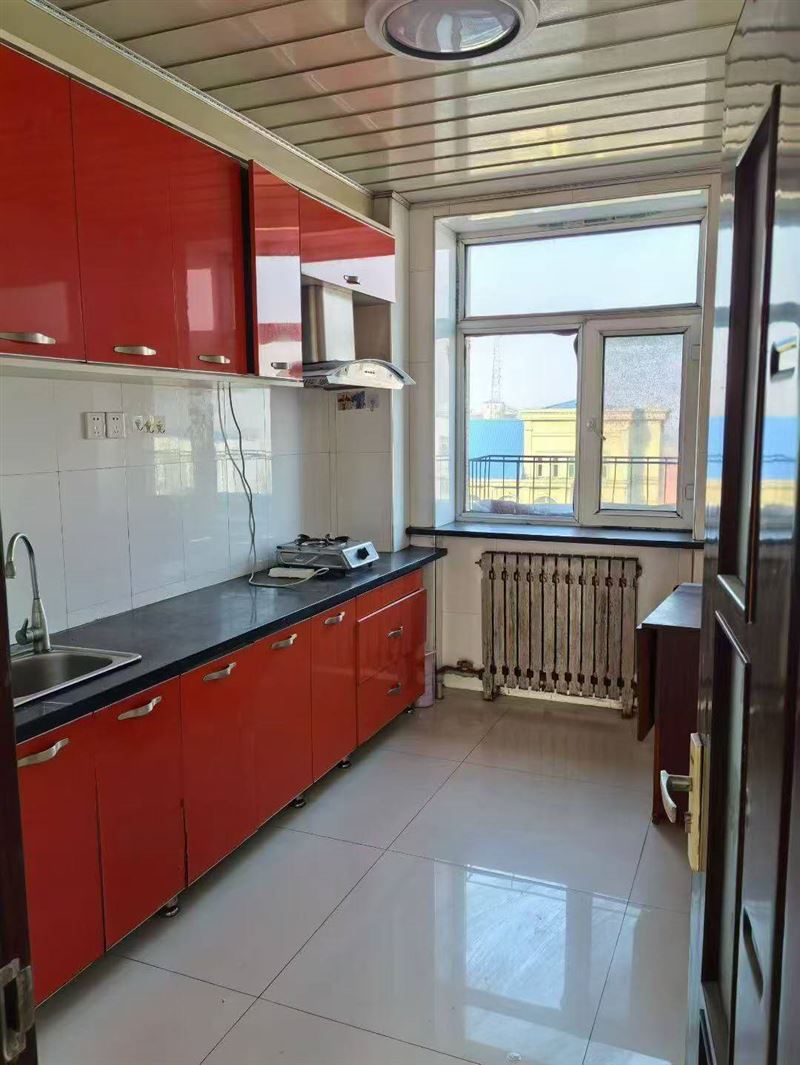 新東方6樓80平13.5萬(wàn)