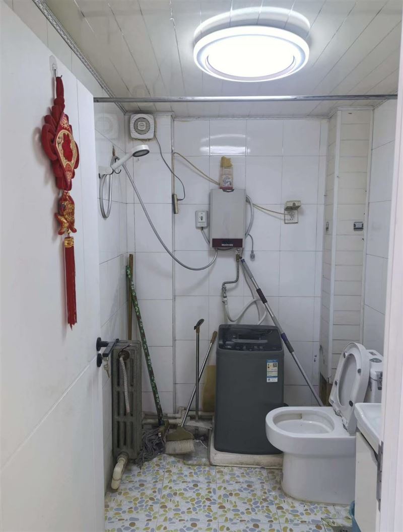 惠民小區(qū)4樓70平16.5萬